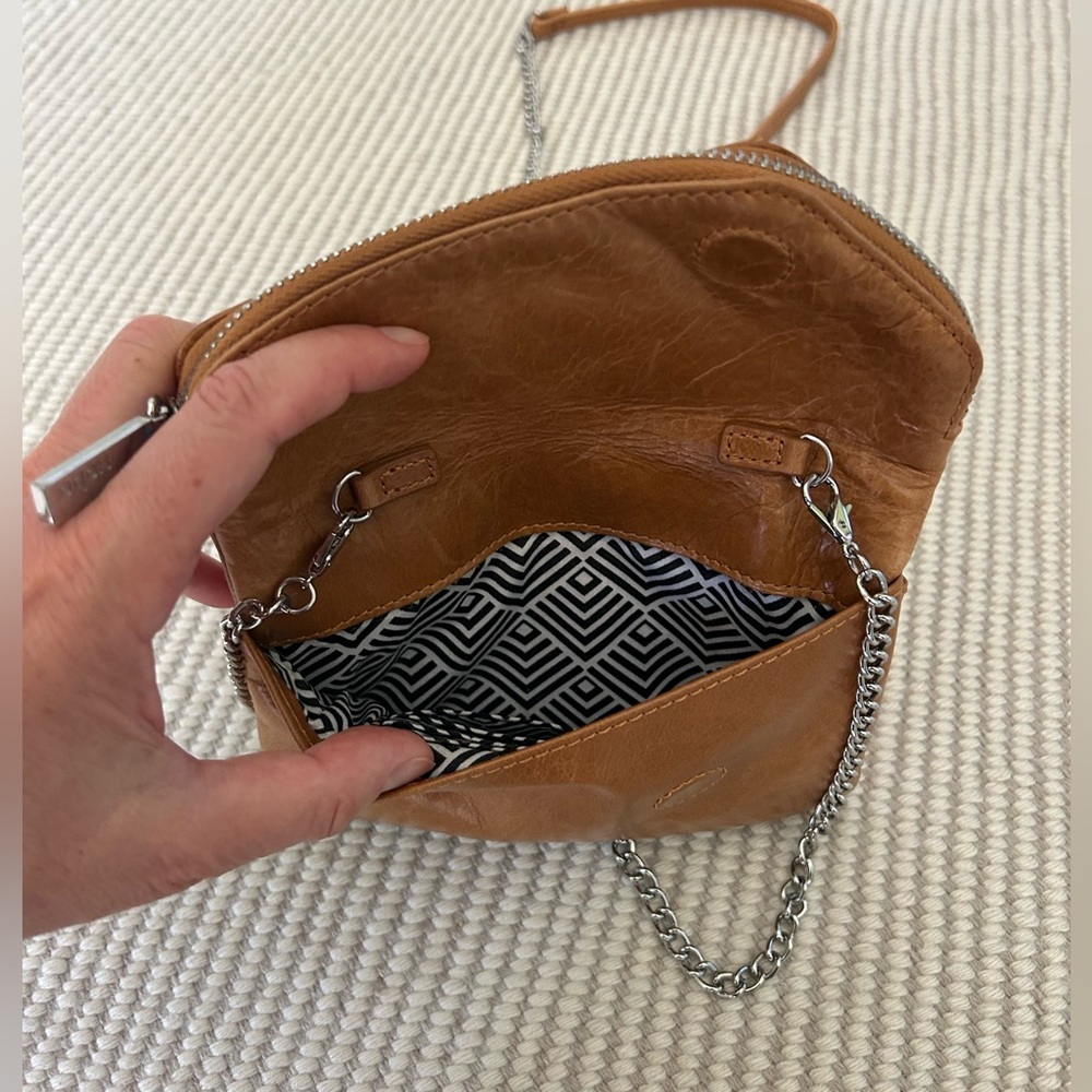 HOBO Convertible leather crossbody/clutch/handbag/wristlet. Festival ready! - Picture 4 of 13